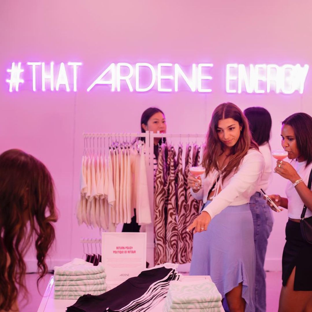 Pink neon sign - Neonific