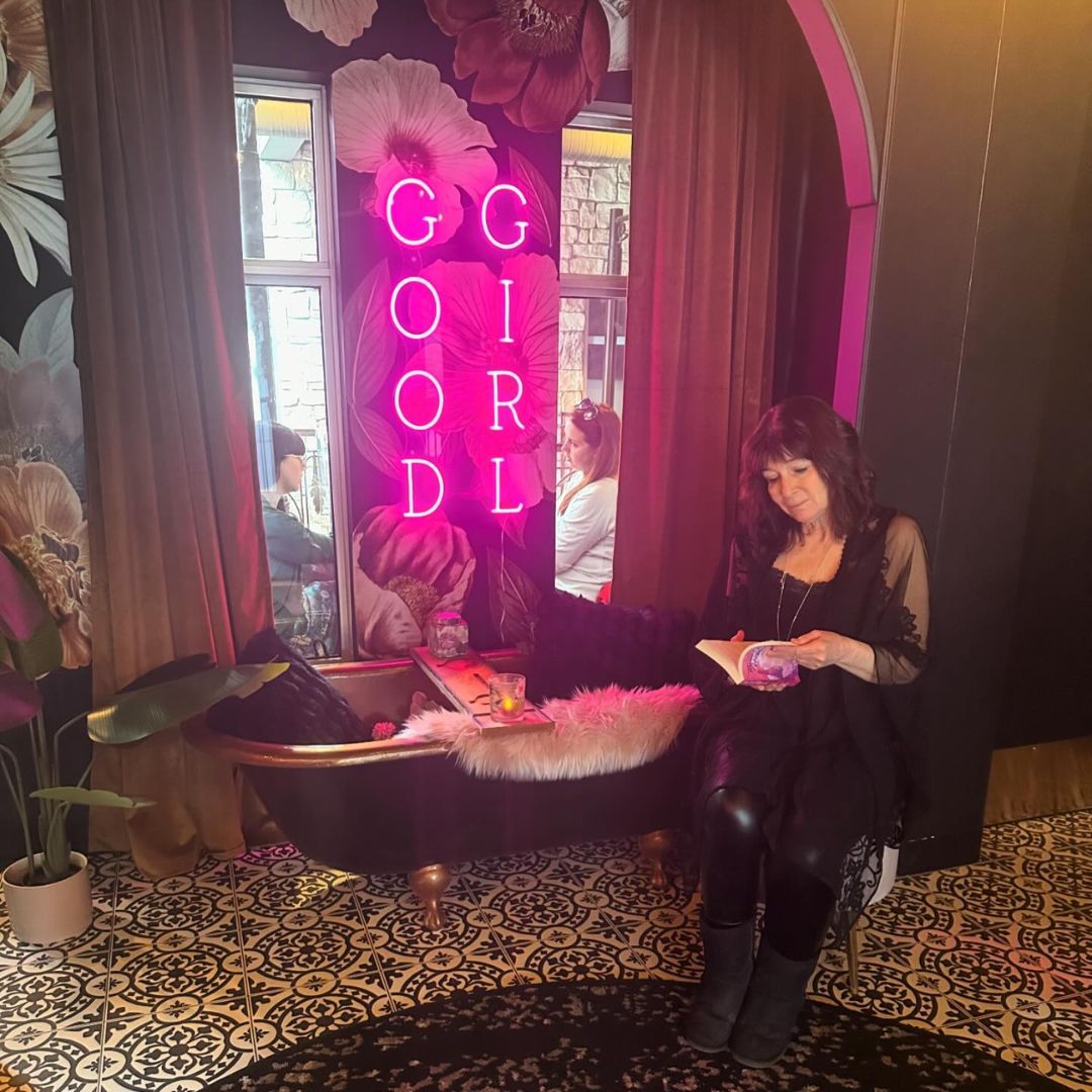 Pink neon sign - Neonific